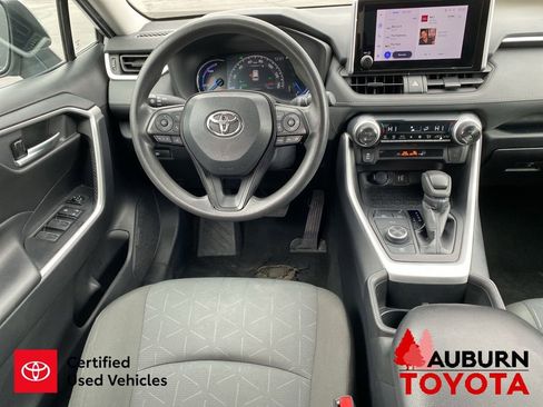Used 2024 Toyota RAV4 XLE AWD/4WD image 29