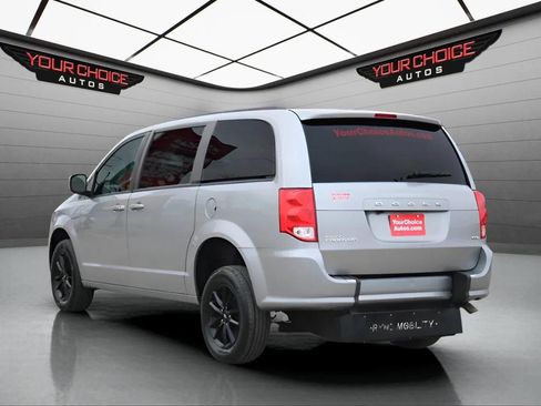 Used 2019 Dodge Grand Caravan GT image 4