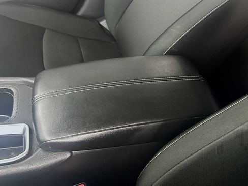 Used 2025 Nissan Sentra SV FWD image 18