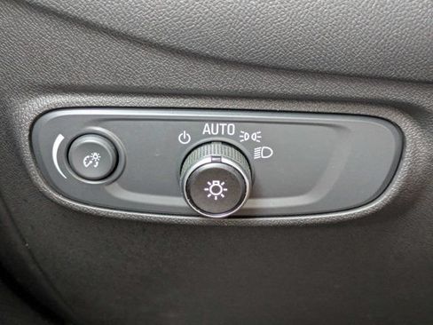 Used 2024 Chevrolet Equinox LT FWD image 25