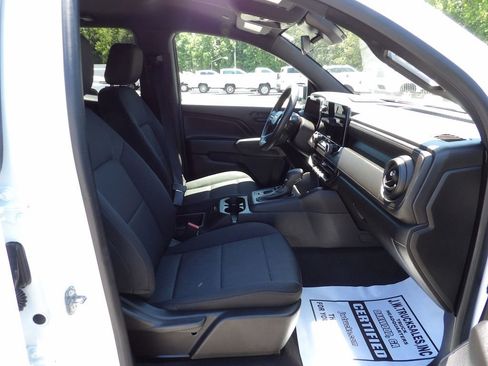 Used 2023 Chevrolet Colorado W/T RWD image 40