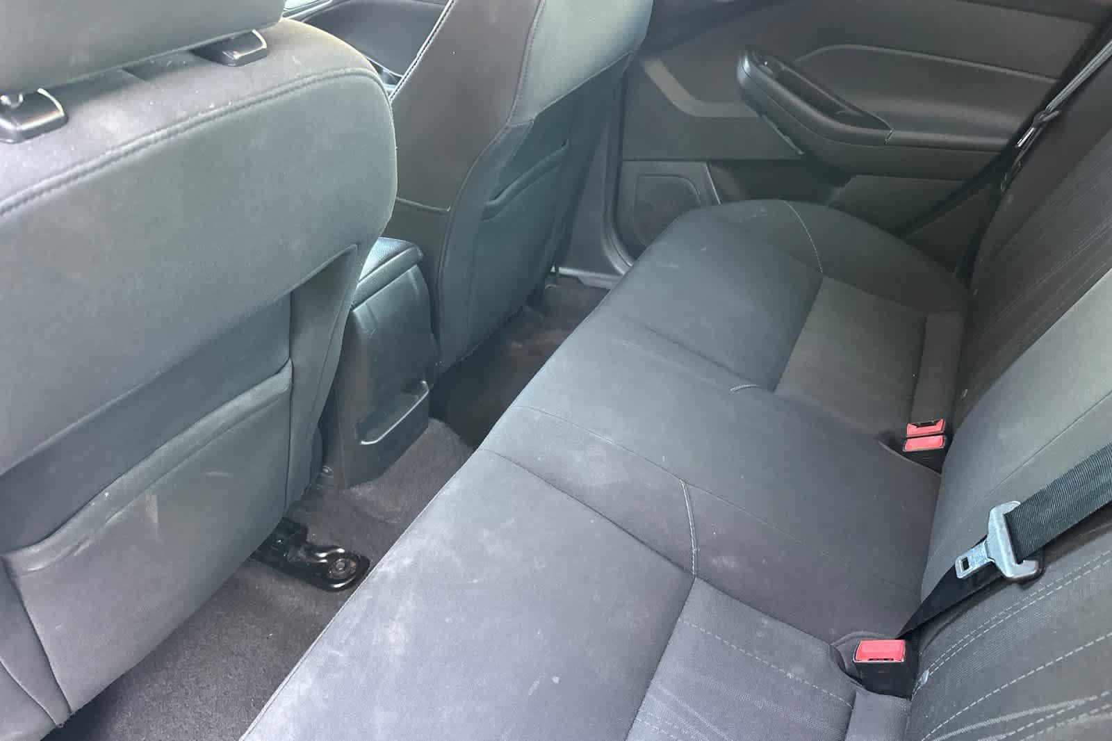 Used 2017 Ford Focus SE FWD image 5