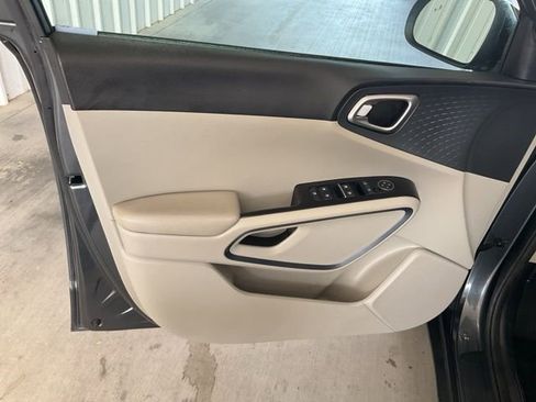 Used 2021 Kia Soul S image 4