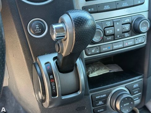 Used 2012 Honda Pilot Touring image 11