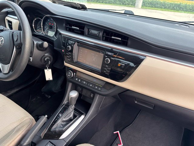 Used 2016 Toyota Corolla LE FWD image 8