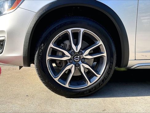 Used 2018 Volvo V60 T5 Cross Country AWD/4WD image 8