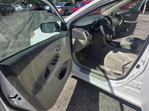 Used 2009 Toyota Corolla LE FWD image 13