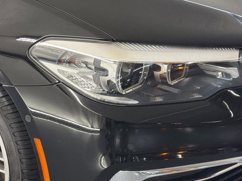 Used 2019 BMW 530i RWD image 11