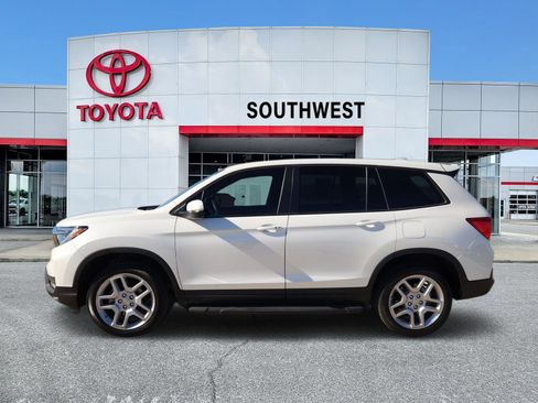 Used 2024 Honda Passport EX-L image 3