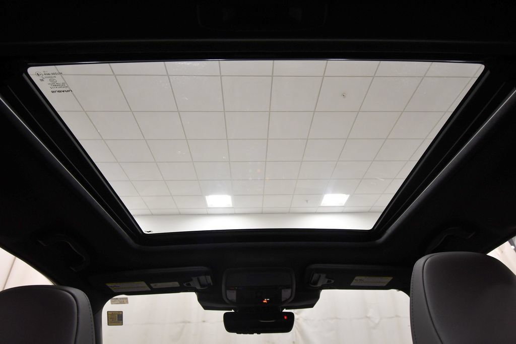 Used 2025 Subaru Forester Limited AWD/4WD image 16