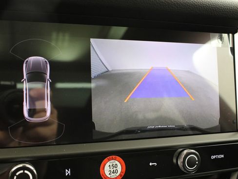 New 2026 Porsche Macan image 21