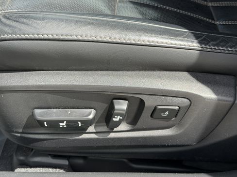 Used 2016 Lexus ES 350 w/ Luxury Package w/Wood Trim image 15