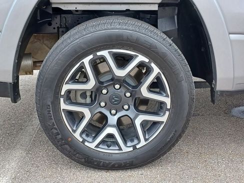 Used 2026 RAM 1500 Laramie AWD/4WD image 5
