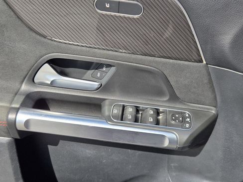 Used 2022 Mercedes-Benz GLB 250 image 18