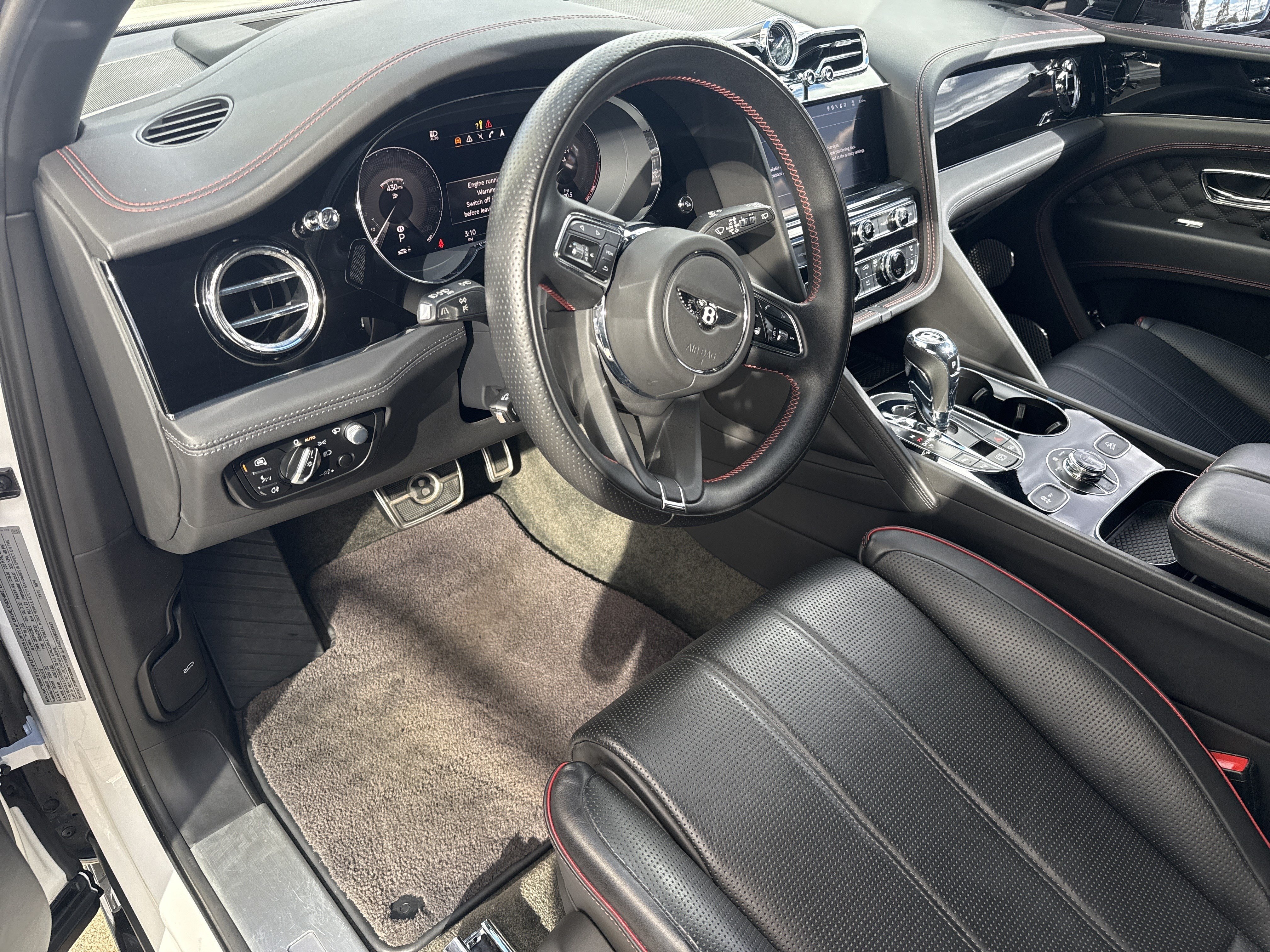 Used 2022 Bentley Bentayga AWD/4WD image 16