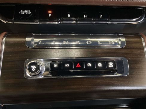 Used 2025 Lincoln Aviator Reserve w/ Equipment Group 201A image 27