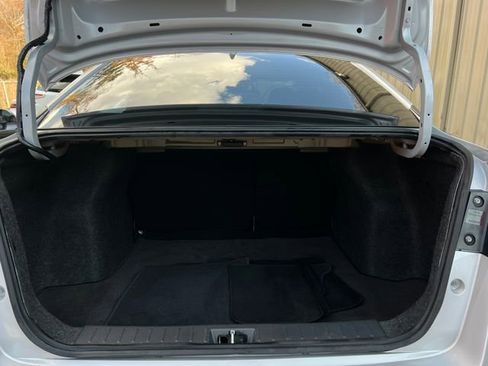 Used 2022 Nissan Versa SR image 24