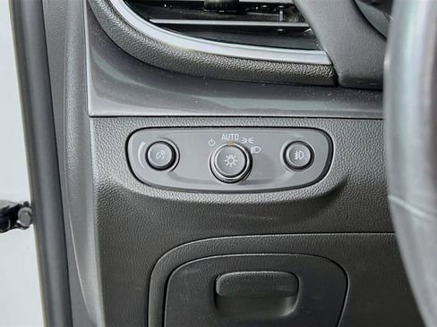 Used 2019 Buick Encore Essence image 8