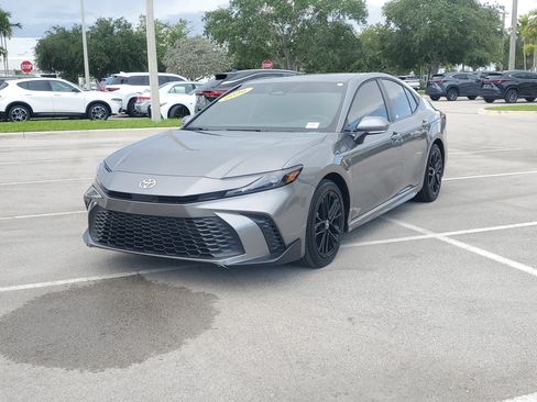 Used 2026 Toyota Camry SE FWD image 7