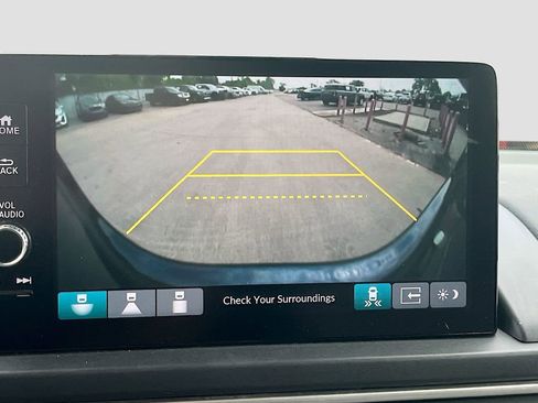 Used 2024 Honda Pilot Touring image 14