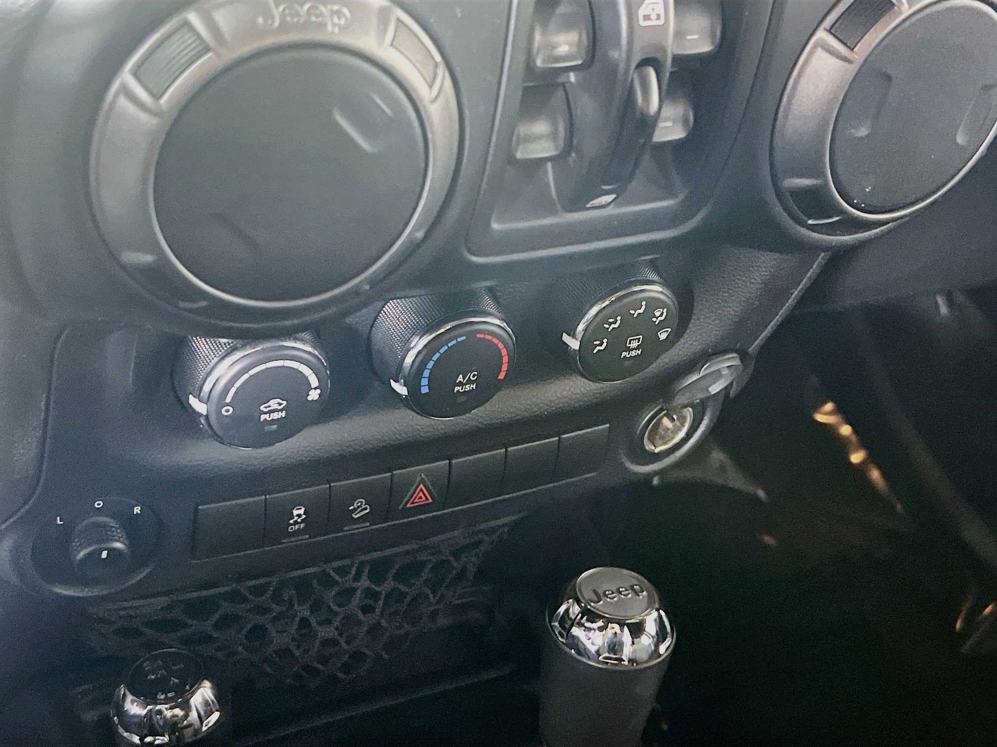 Used 2018 Jeep Wrangler Unlimited Sport S AWD/4WD image 13