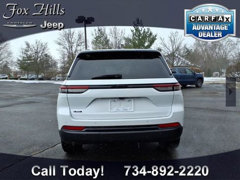 Used 2024 Jeep Grand Cherokee Altitude image 7