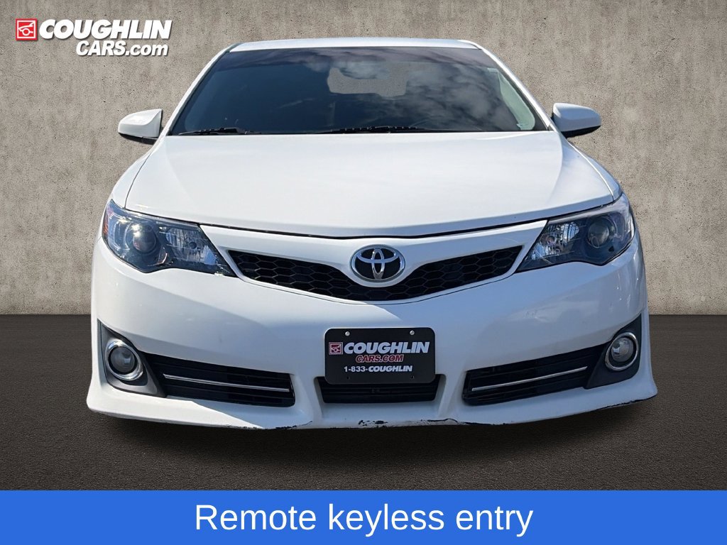 Used 2012 Toyota Camry SE FWD image 3
