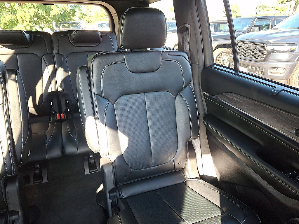 Certified 2025 Jeep Grand Cherokee L Overland w/ Advanced Protech Group III AWD/4WD image 14