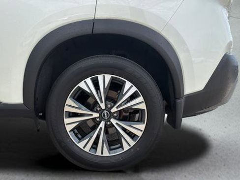 Used 2023 Nissan Rogue SV AWD/4WD image 15