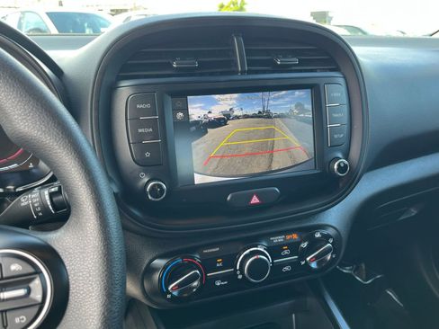 Used 2025 Kia Soul LX w/ LX Technology Package image 24