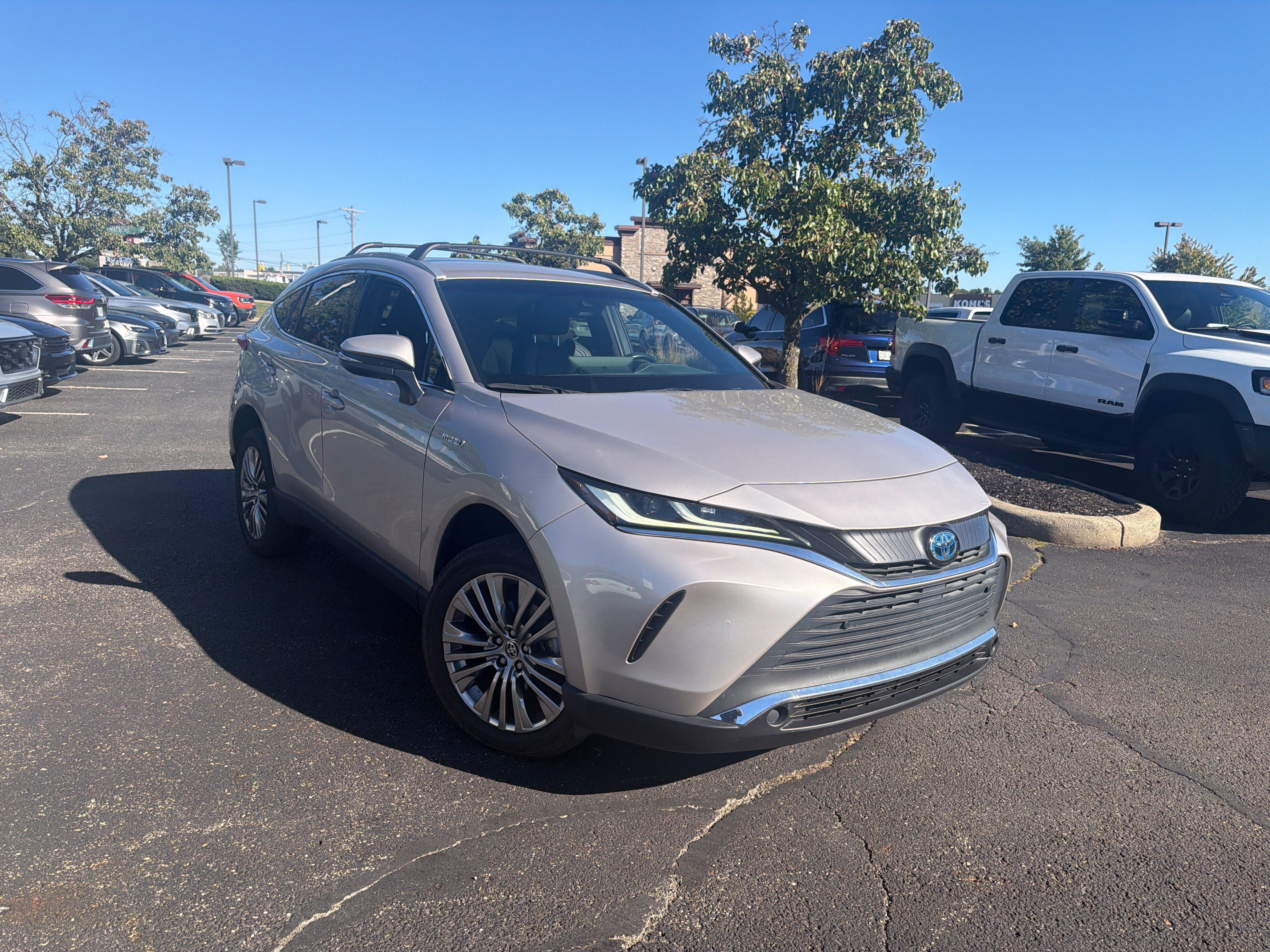 Used 2021 Toyota Venza XLE w/ Softex Package AWD/4WD image 24
