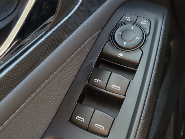 Used 2020 Chevrolet Traverse Premier FWD image 22