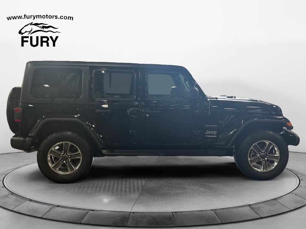 Used 2022 Jeep Wrangler Unlimited Sahara w/ LED Lighting Group AWD/4WD image 3