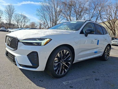 New 2026 Volvo XC60 T8 Ultra w/ Climate Package AWD/4WD image 2