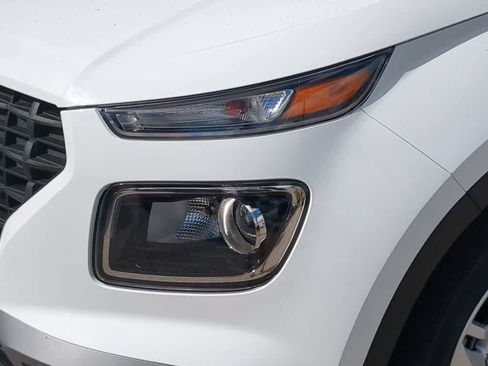 New 2026 Hyundai Venue SE FWD image 11