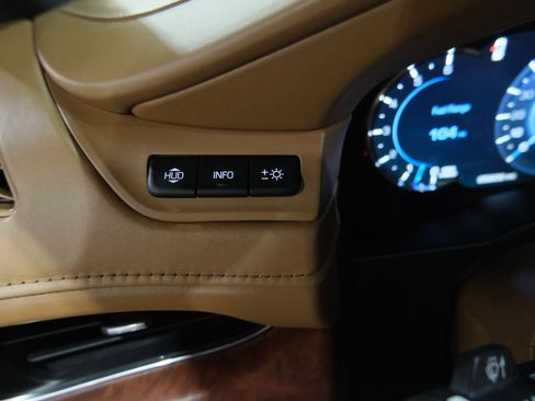 Used 2017 Cadillac Escalade Platinum image 39