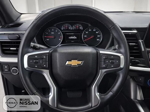 Used 2024 Chevrolet Suburban LS RWD image 8