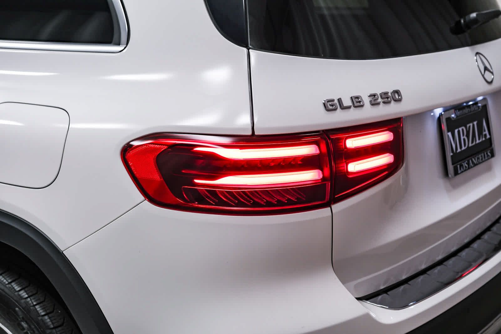 Used 2024 Mercedes-Benz GLB 250 image 7