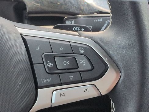 Used 2024 Volkswagen Atlas Cross Sport SE w/ Panoramic Sunroof Package FWD image 26