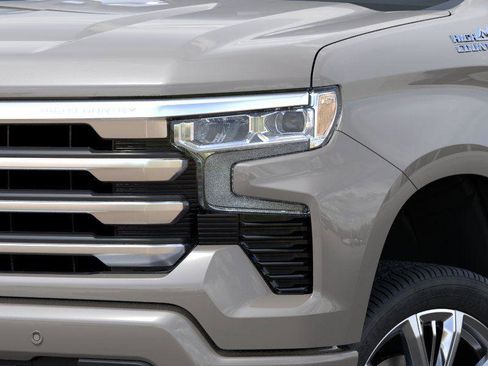 New 2026 Chevrolet Silverado 1500 High Country AWD/4WD image 10