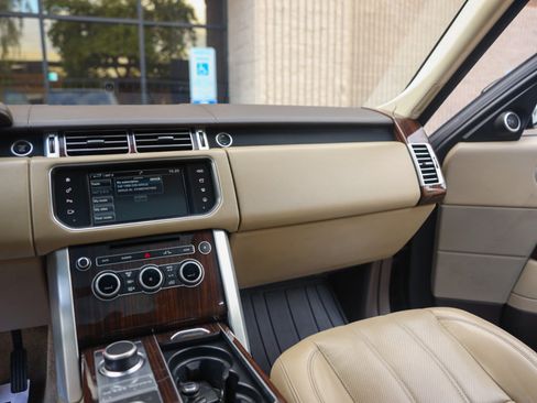 Used 2016 Land Rover Range Rover HSE image 35