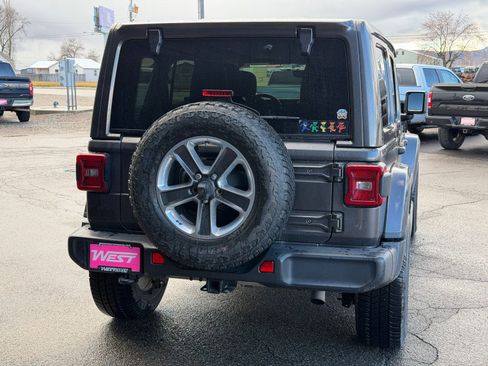 Used 2019 Jeep Wrangler Unlimited Sahara image 5