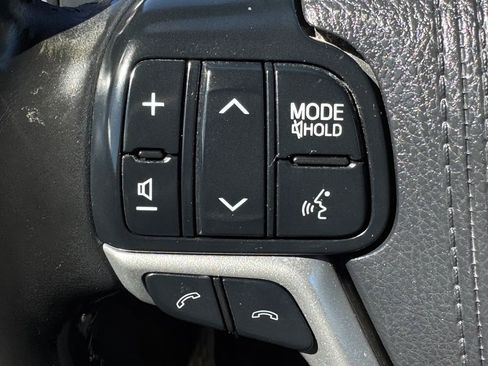 Used 2017 Toyota Highlander SE AWD/4WD image 26