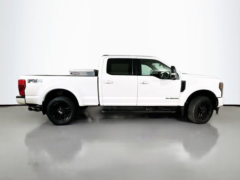 Used 2022 Ford F250 Lariat w/ Black Appearance Package image 8