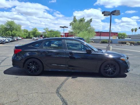 Used 2023 Honda Civic Sport image 3