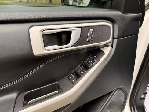 Used 2023 Ford Explorer XLT w/ Equipment Group 202A image 10