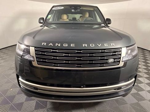 Used 2025 Land Rover Range Rover SE AWD/4WD image 10