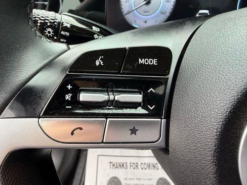 Used 2025 Hyundai Elantra SEL image 10