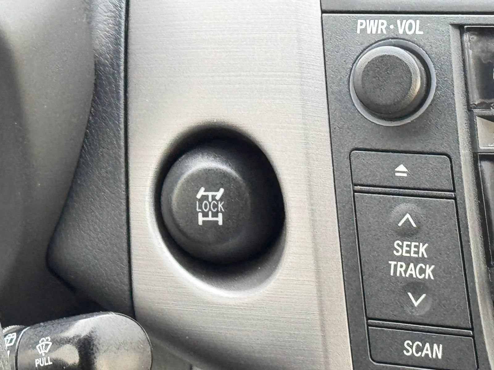 Used 2007 Toyota RAV4 4WD image 7