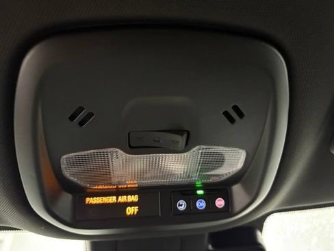 Used 2025 Chevrolet Trax RS w/ Driver Confidence Package FWD image 40